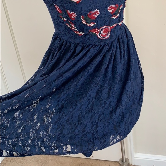 LAST CHANCE Tobi navy lace skater dress strapless embroidered - Picture 7 of 8